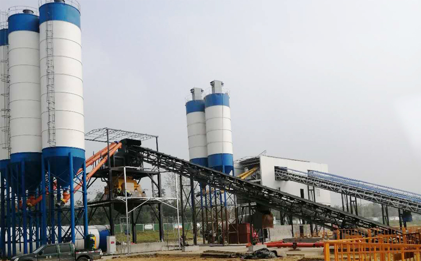億立HZS180混凝土攪拌站在安徽六安安裝調(diào)試成功，準(zhǔn)備投產(chǎn)(圖文)
