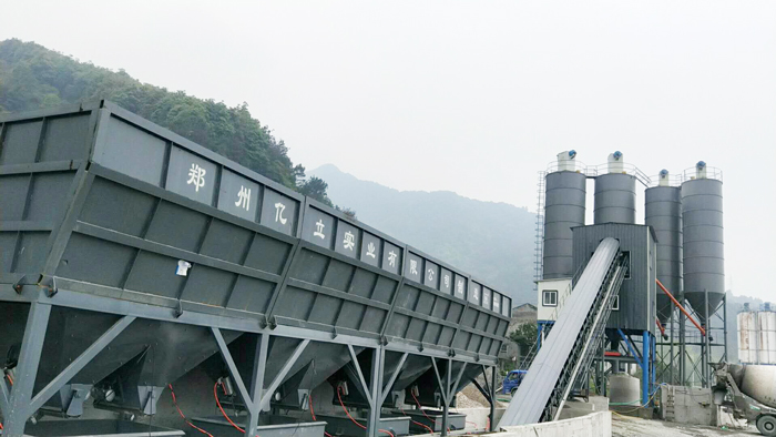 混凝土攪拌站設(shè)備用戶現(xiàn)場 用戶非常滿意
