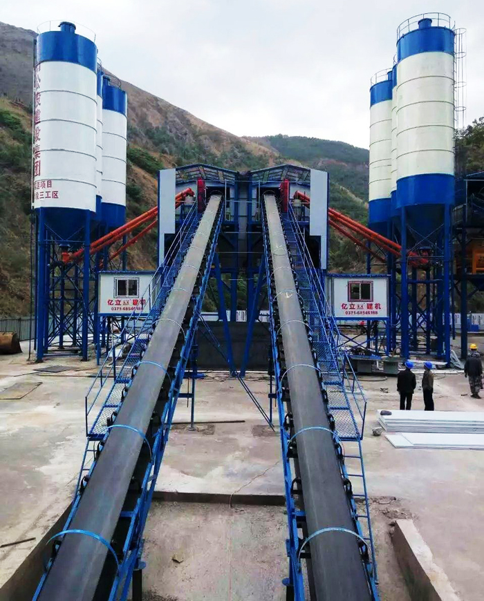 180商砼攪拌站設(shè)備用戶安裝調(diào)試現(xiàn)場實(shí)拍