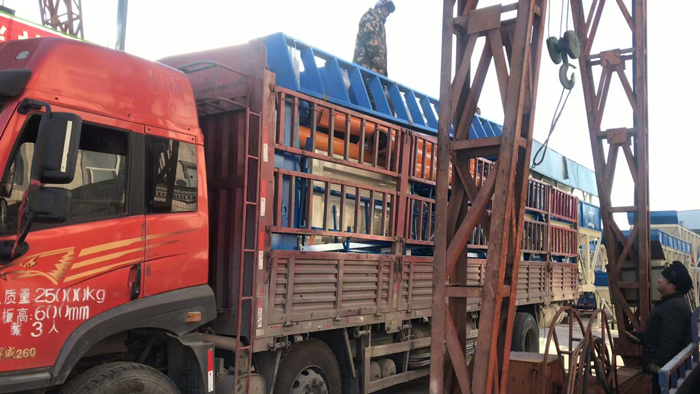 小型攪拌站設(shè)備發(fā)貨現(xiàn)場(chǎng)實(shí)拍